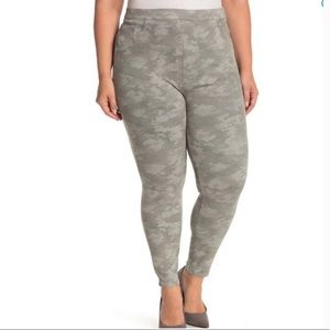 SPANX Stone Wash Camo Ankle Jean-ish Legging Sz XL